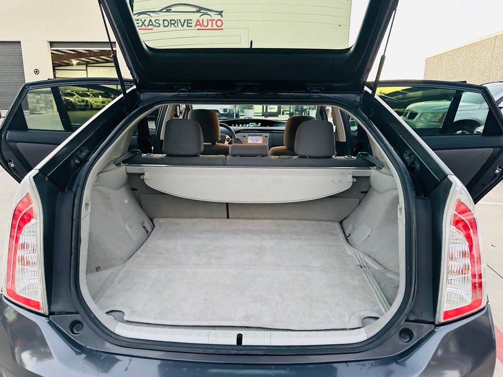 2013 Toyota Prius Image 18