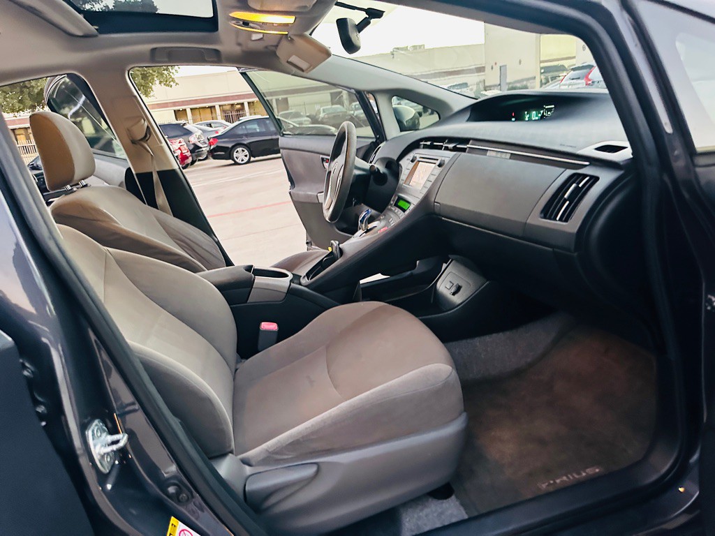 2013 Toyota Prius Image 21