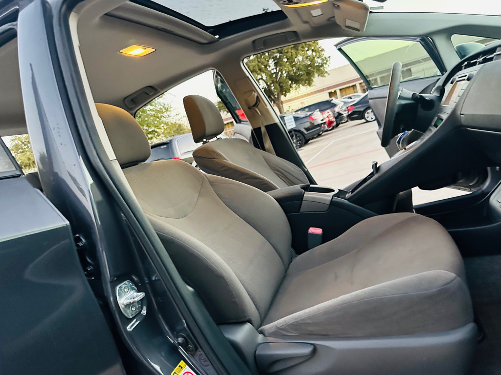 2013 Toyota Prius Image 22