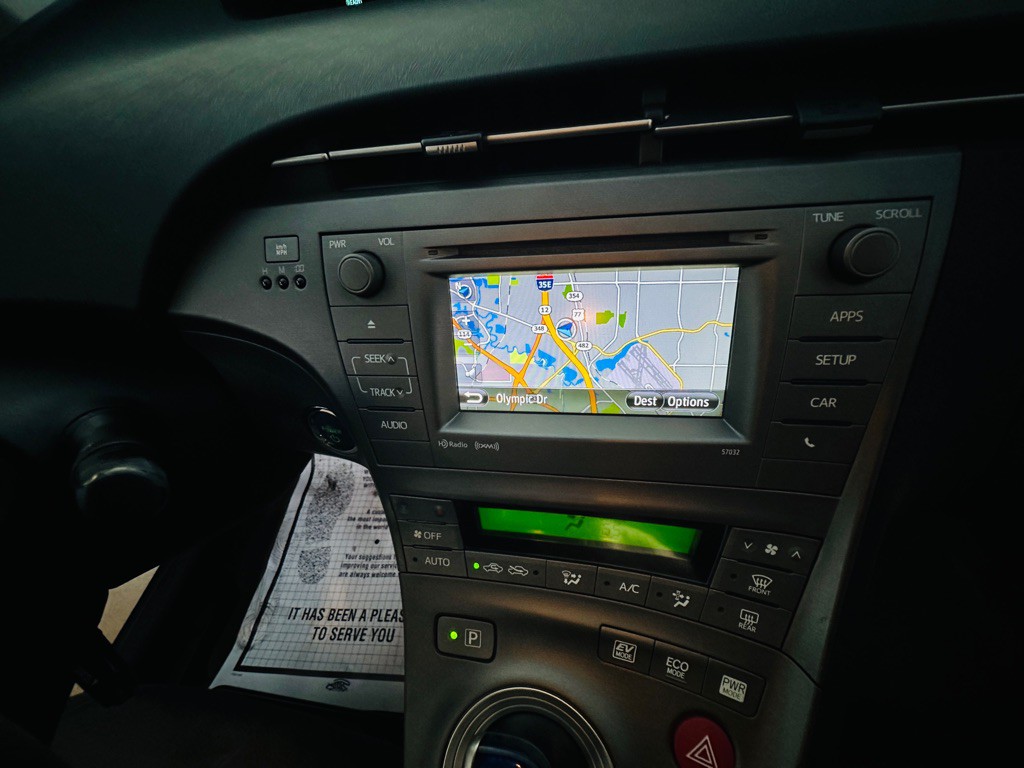 2013 Toyota Prius Image 24