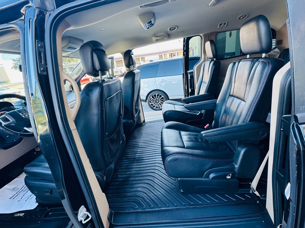 2013 Dodge Grand Caravan Image 16