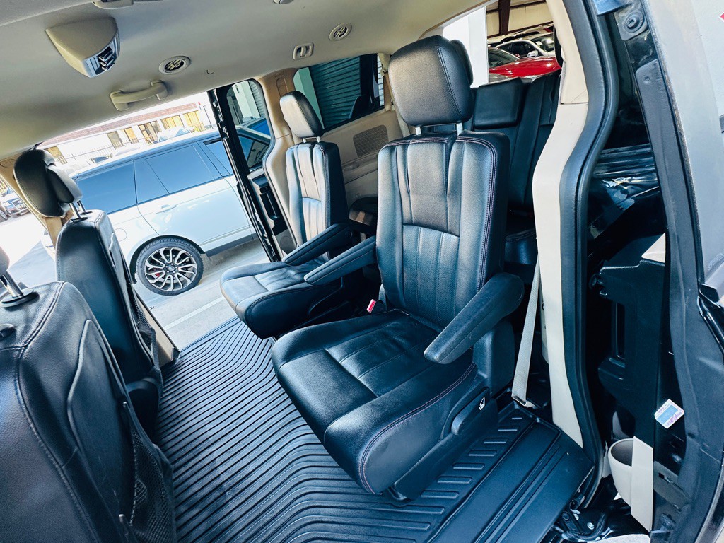 2013 Dodge Grand Caravan Image 17