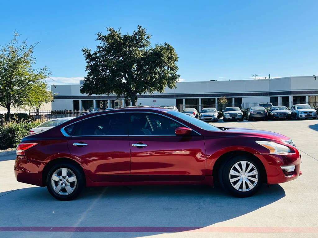 2013 Nissan Altima Image 9
