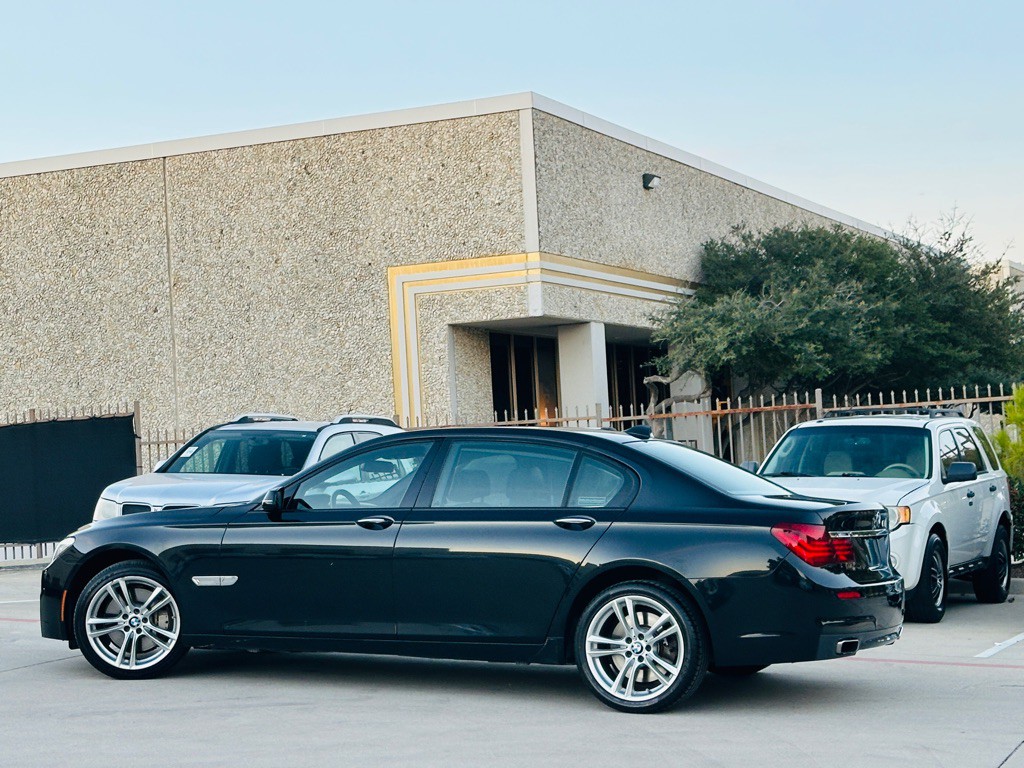 2014 BMW 7 Series Image 6