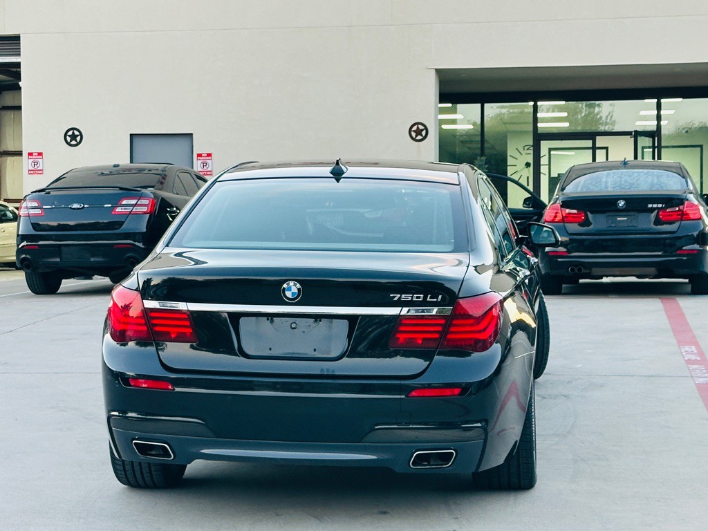 2014 BMW 7 Series Image 8