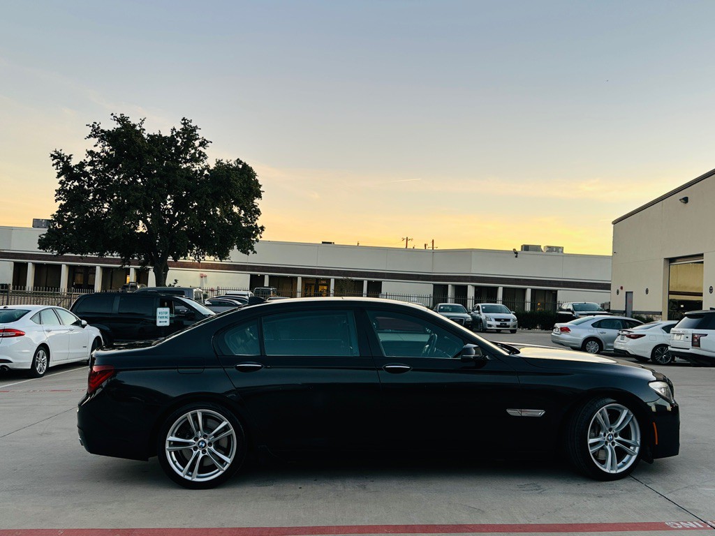 2014 BMW 7 Series Image 11
