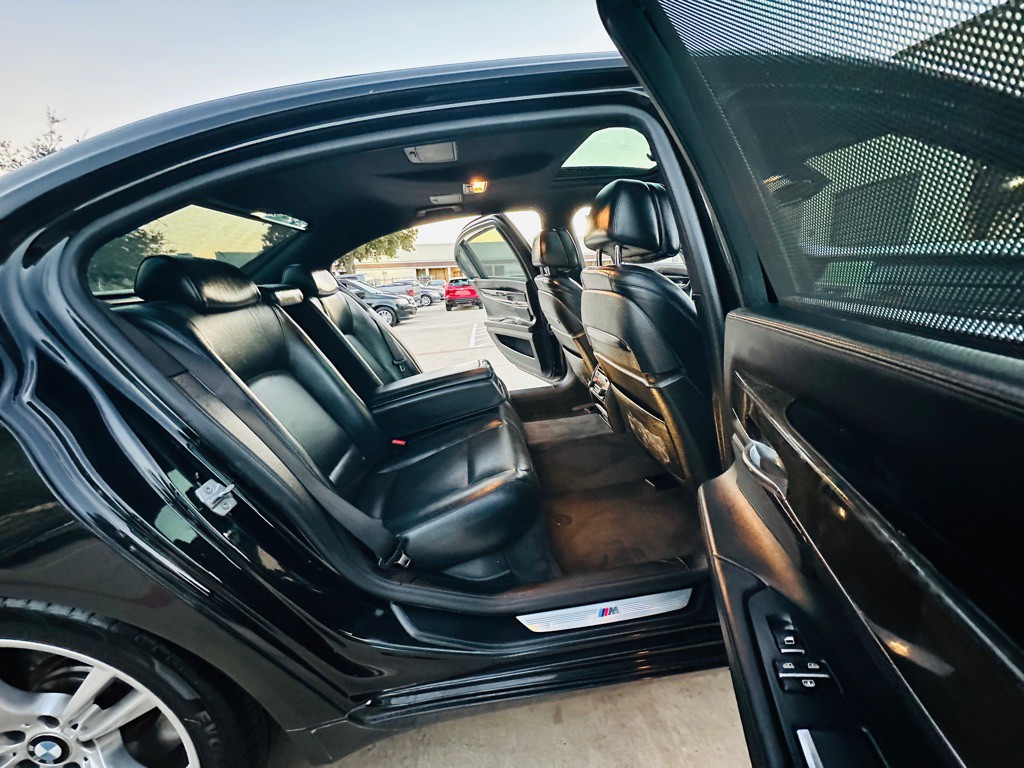 2014 BMW 7 Series Image 21