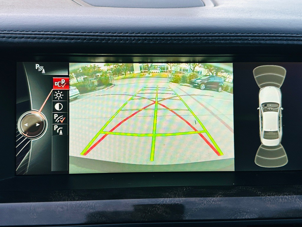 2014 BMW 7 Series Image 31