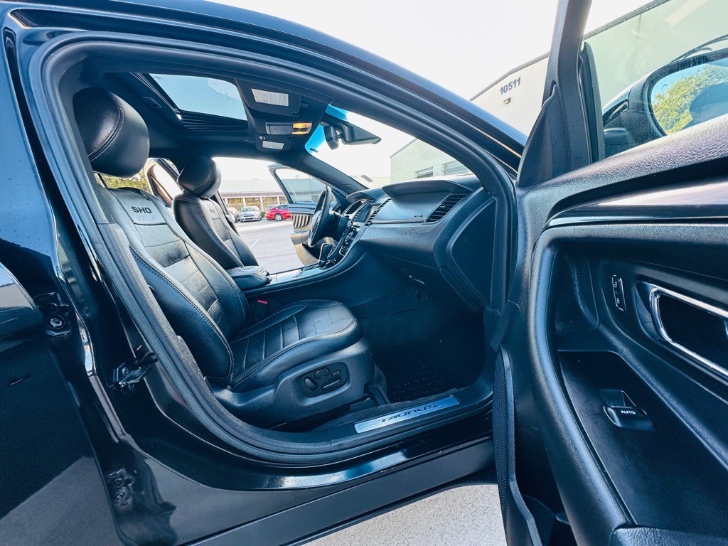 2014 Ford Taurus Image 20