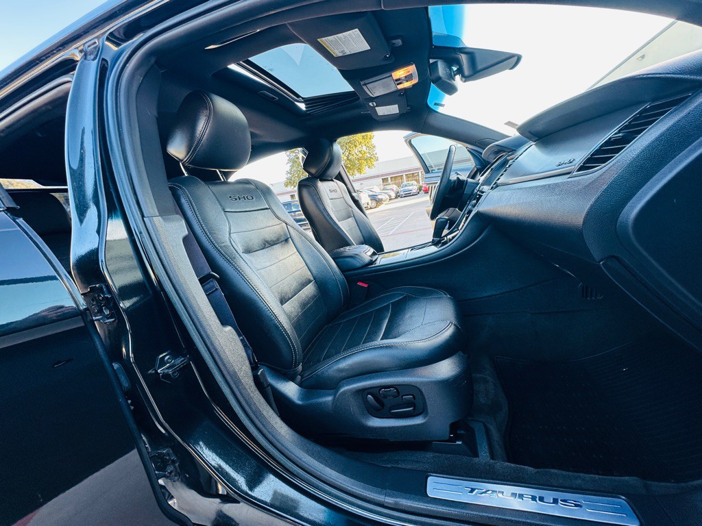 2014 Ford Taurus Image 21