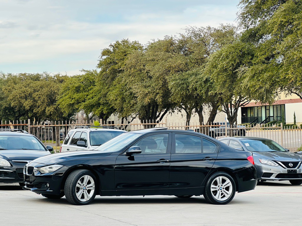 2014 BMW 3 Series Image 4