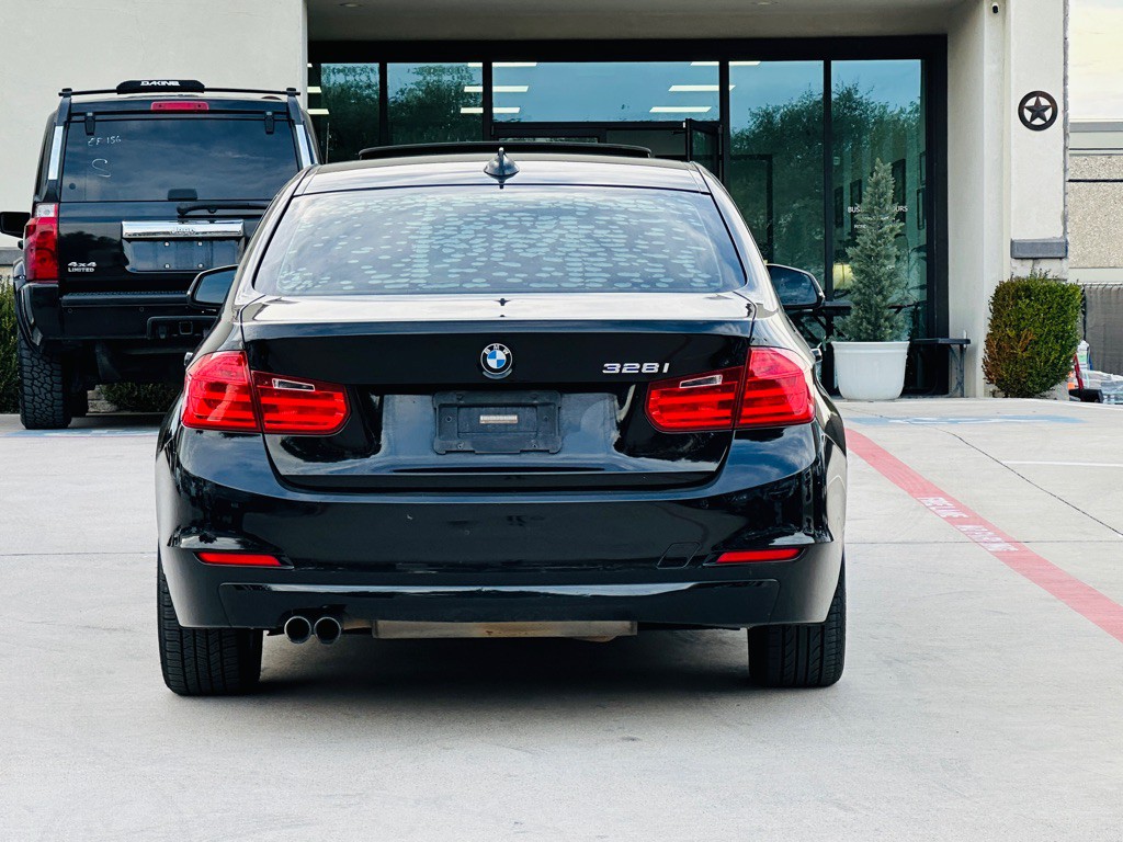 2014 BMW 3 Series Image 8