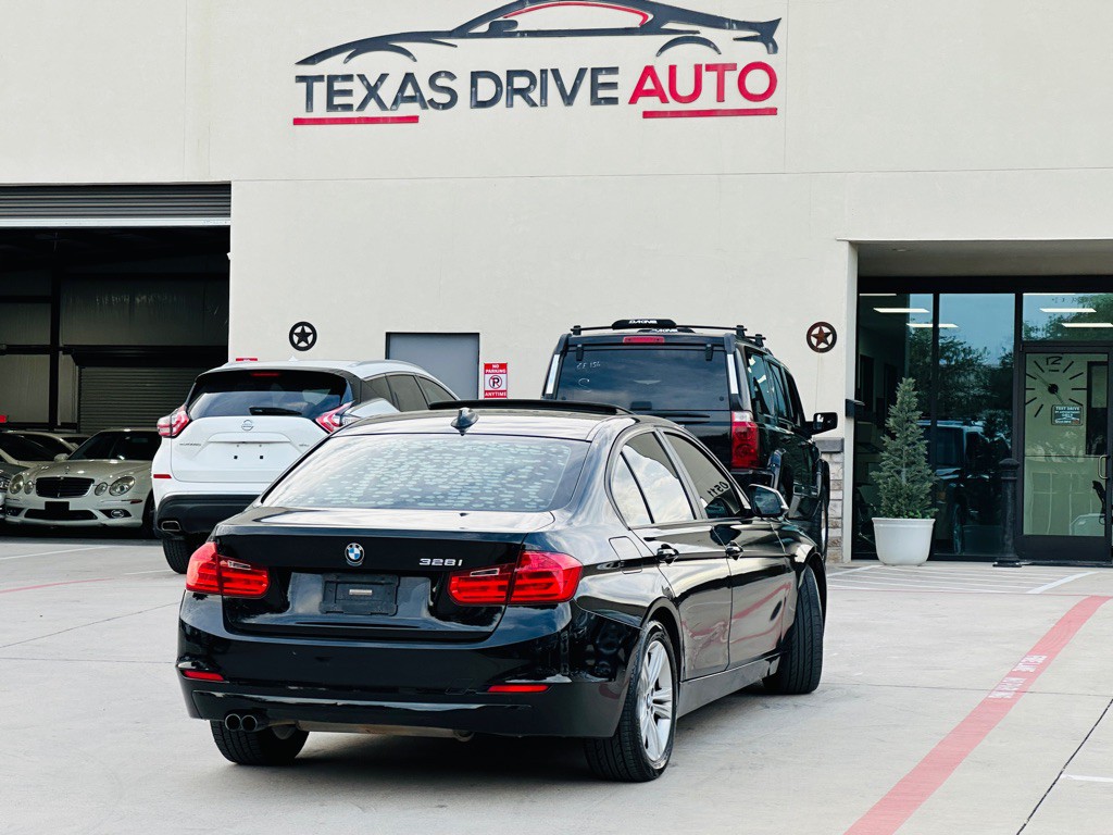 2014 BMW 3 Series Image 9