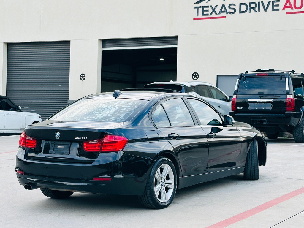 2014 BMW 3 Series Image 10