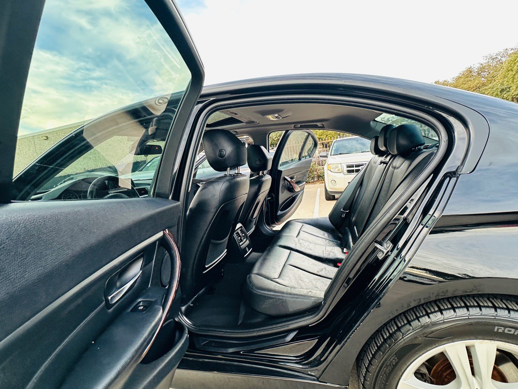 2014 BMW 3 Series Image 15