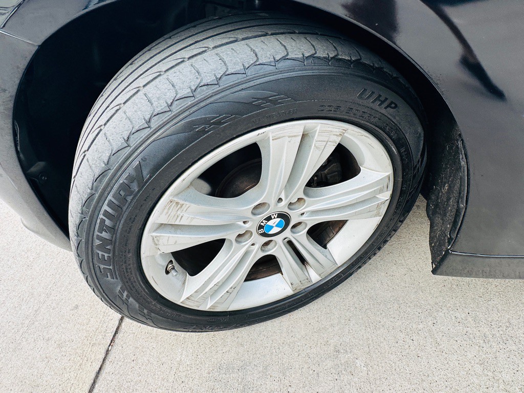 2014 BMW 3 Series Image 25