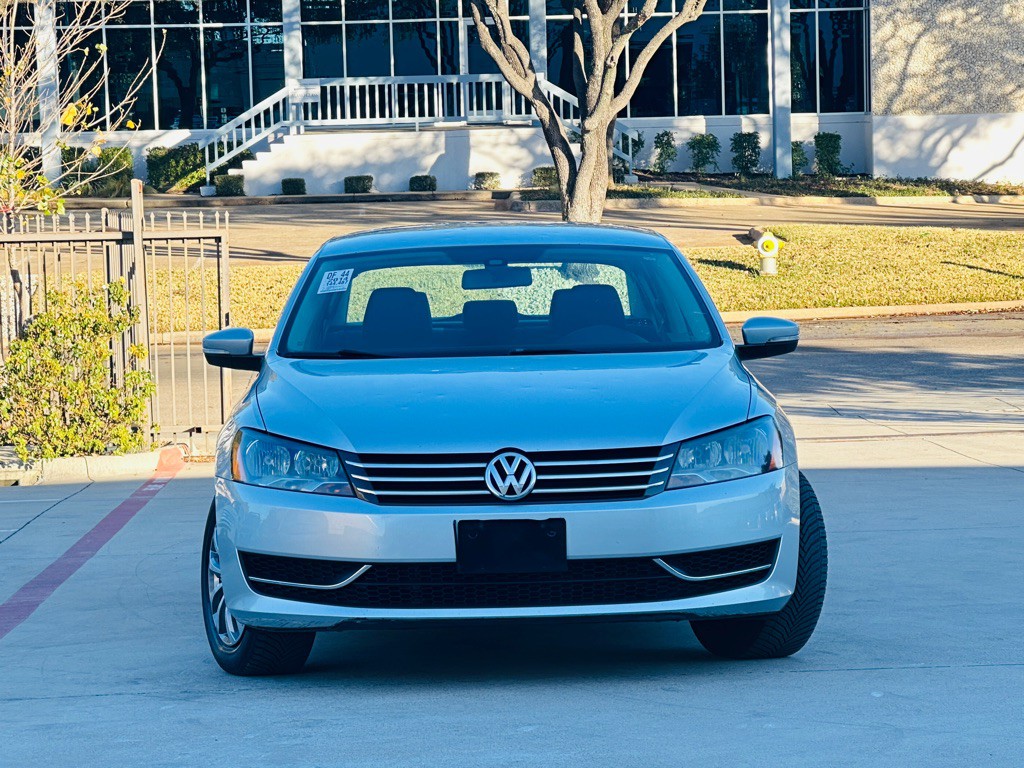 2014 Volkswagen Passat Image 2