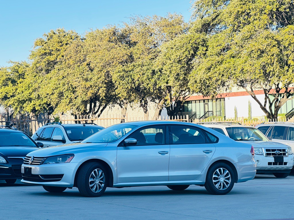 2014 Volkswagen Passat Image 4