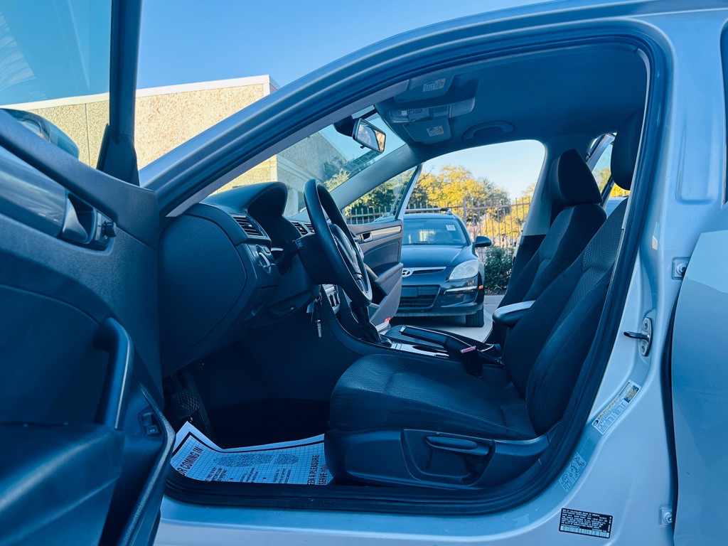 2014 Volkswagen Passat Image 11