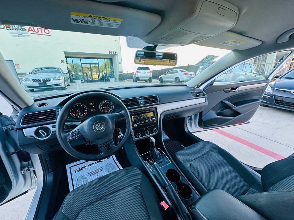 2014 Volkswagen Passat Image 14