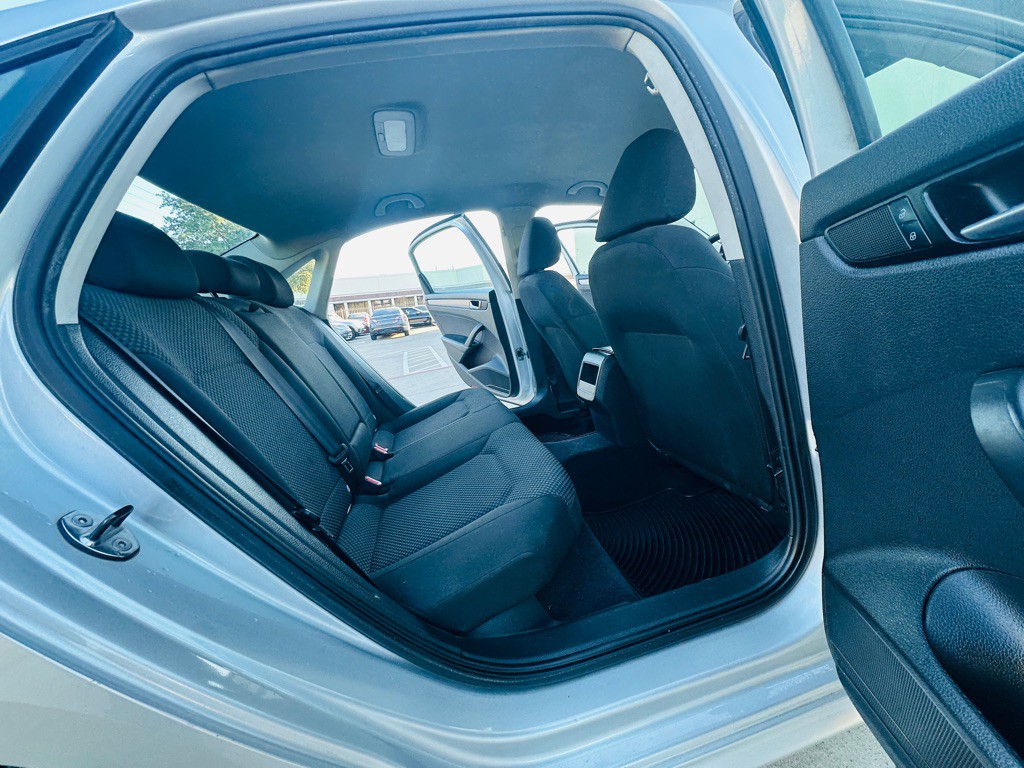 2014 Volkswagen Passat Image 18