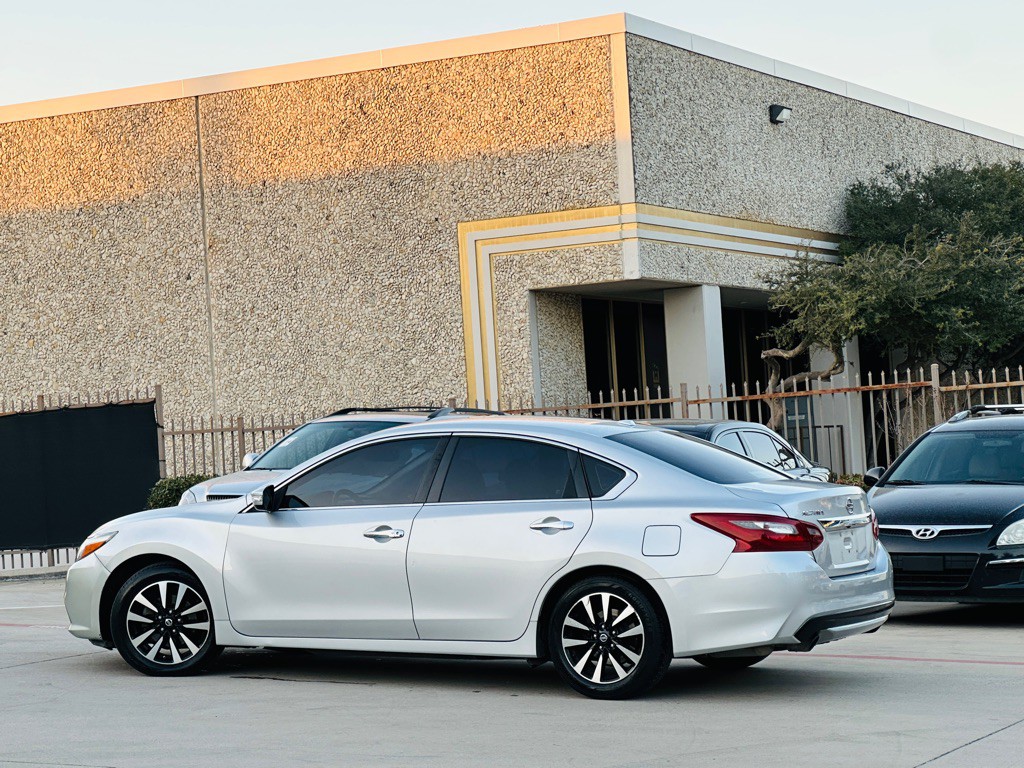 2018 Nissan Altima Image 7