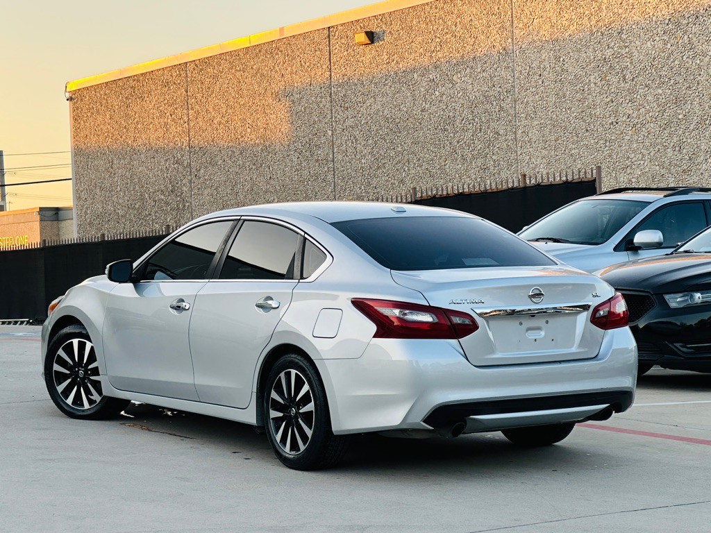 2018 Nissan Altima Image 8