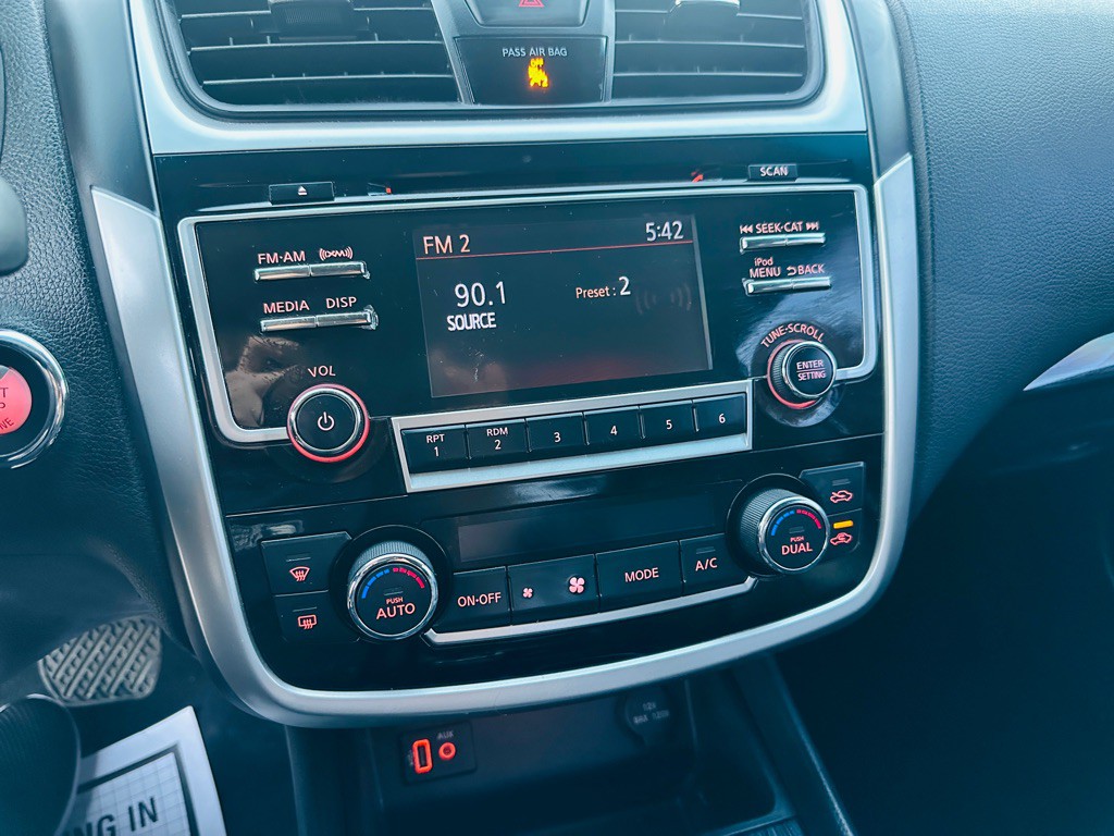 2018 Nissan Altima Image 24