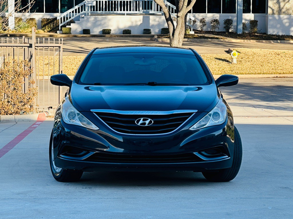 2013 Hyundai Sonata Image 2