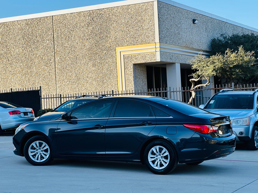 2013 Hyundai Sonata Image 8