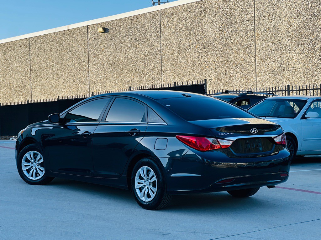 2013 Hyundai Sonata Image 9
