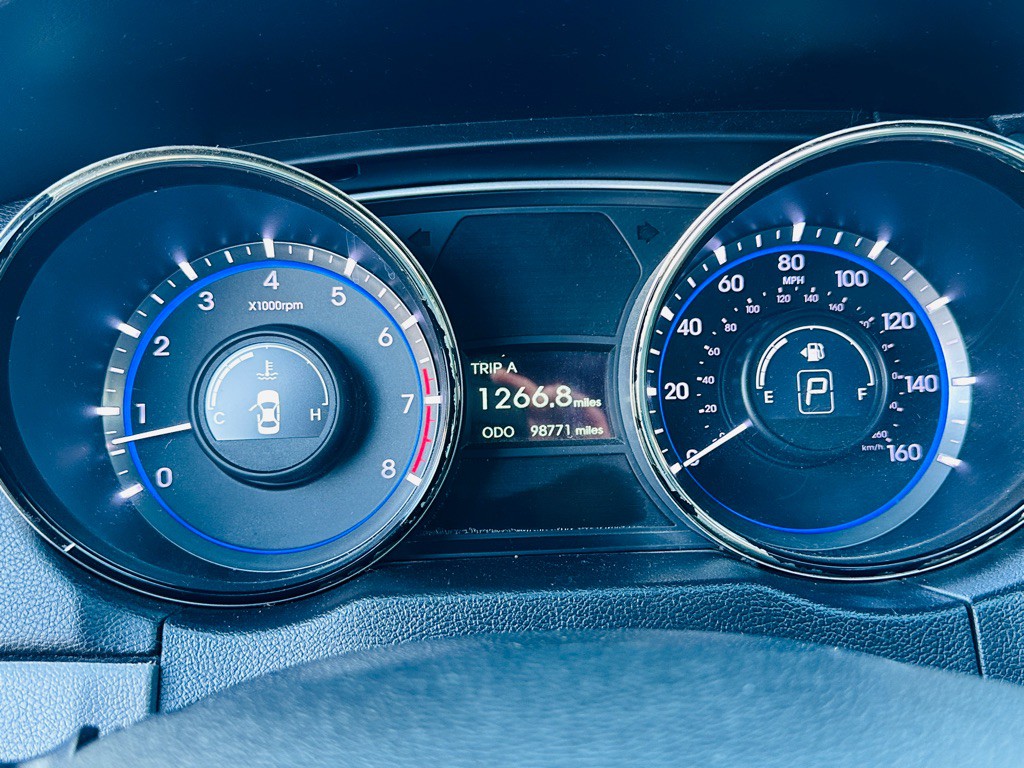 2013 Hyundai Sonata Image 24