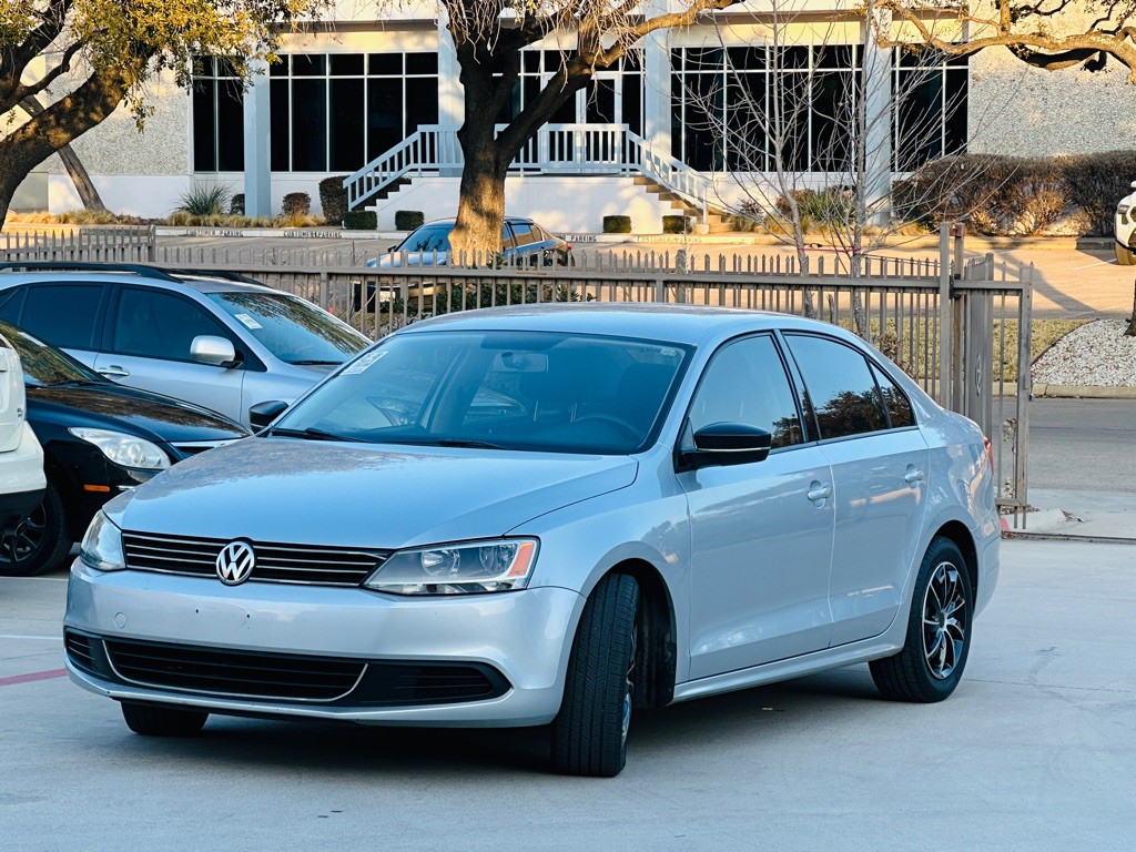 2011 Volkswagen Jetta Image 3