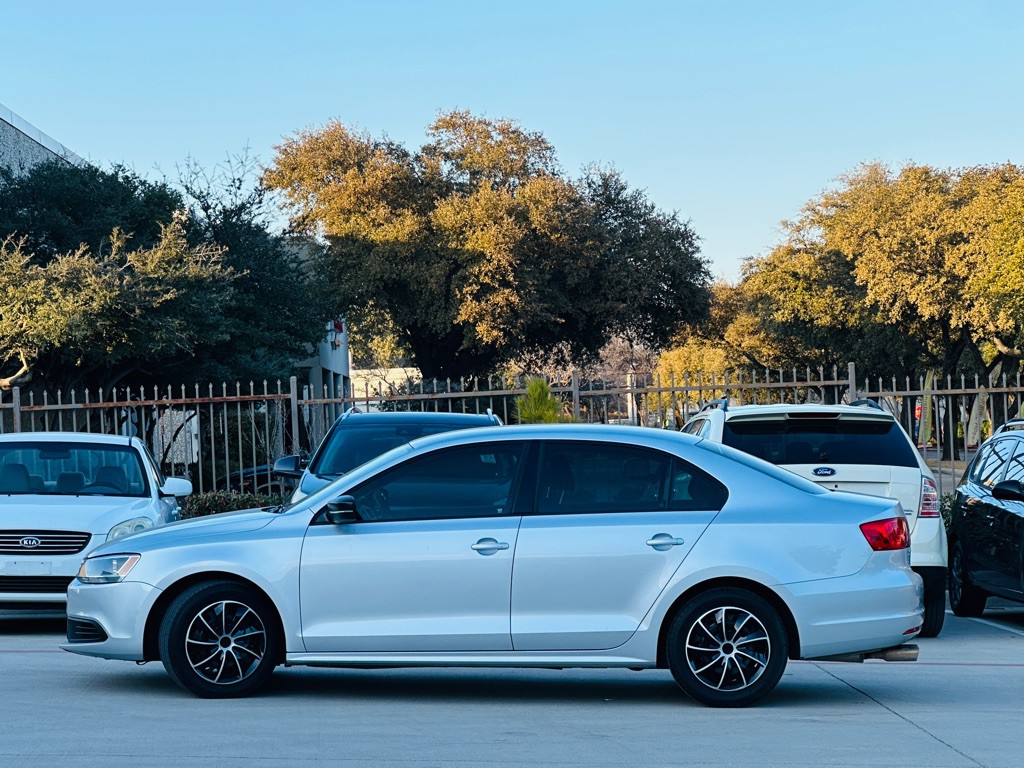 2011 Volkswagen Jetta Image 6