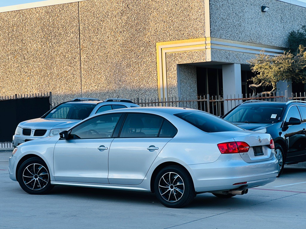 2011 Volkswagen Jetta Image 7