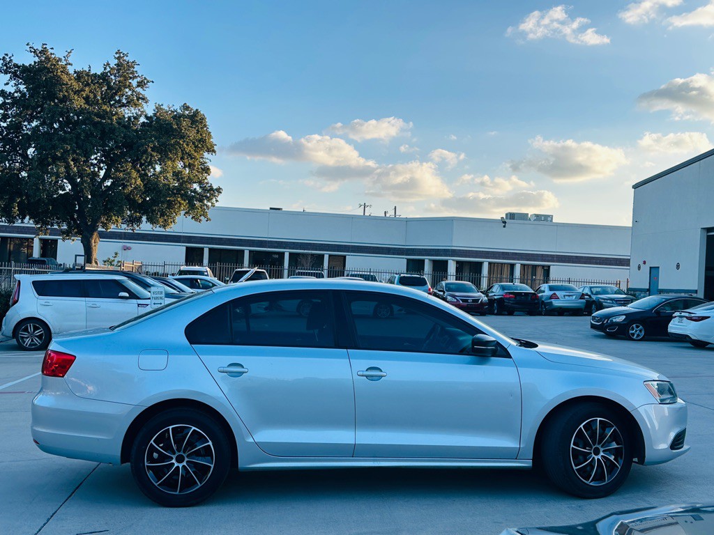 2011 Volkswagen Jetta Image 13