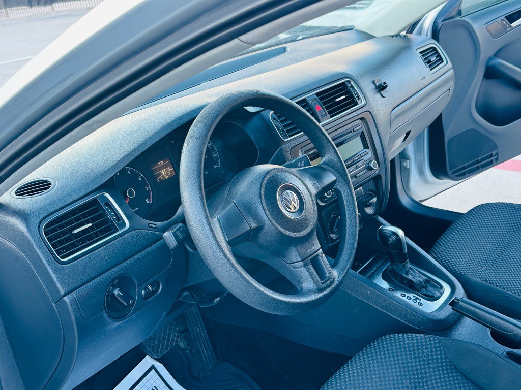 2011 Volkswagen Jetta Image 15