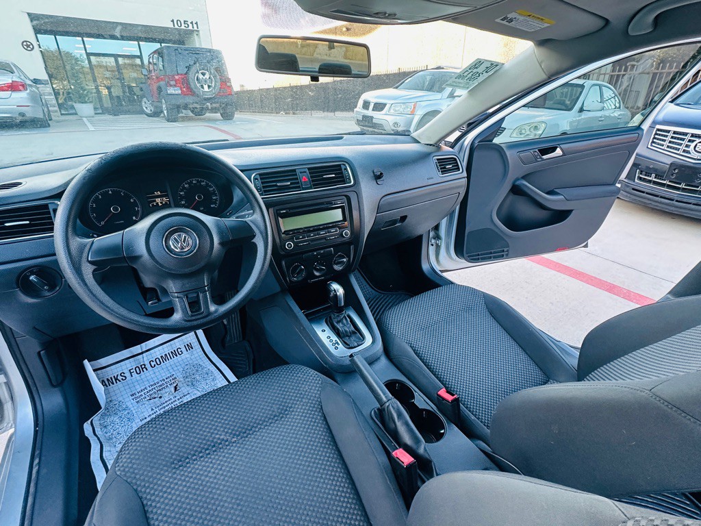2011 Volkswagen Jetta Image 17