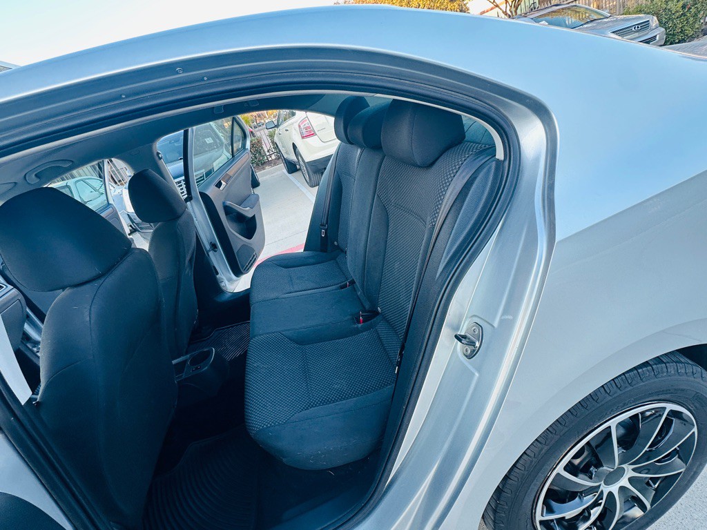 2011 Volkswagen Jetta Image 19