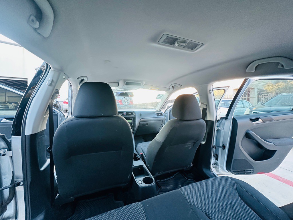 2011 Volkswagen Jetta Image 20