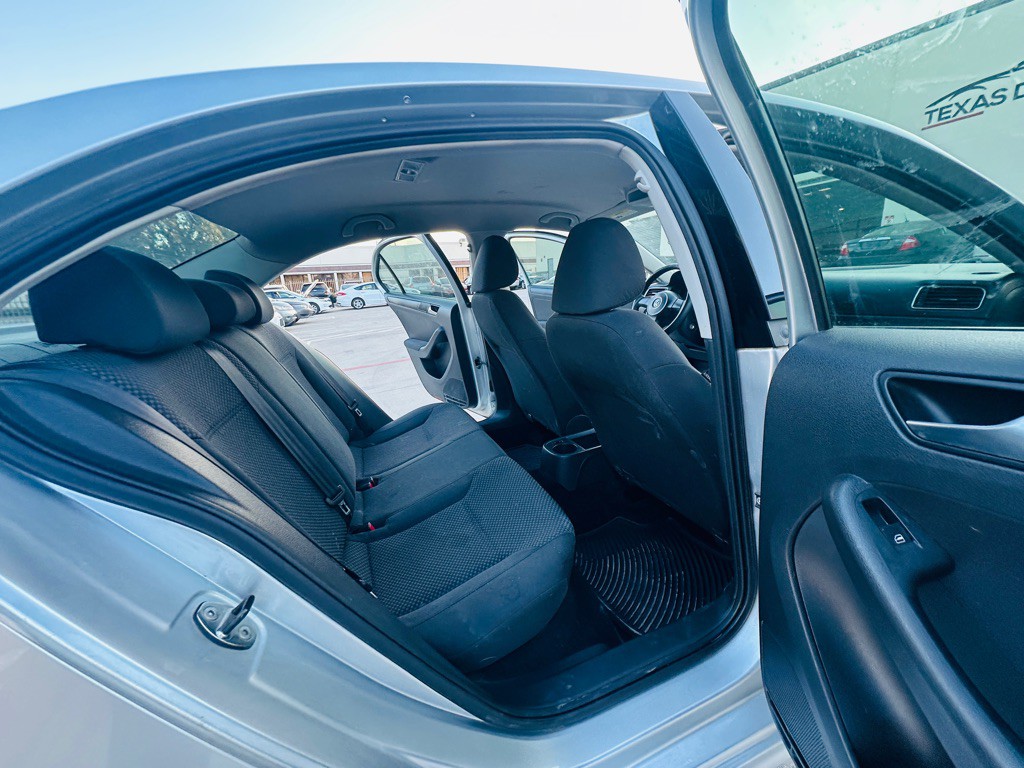 2011 Volkswagen Jetta Image 21