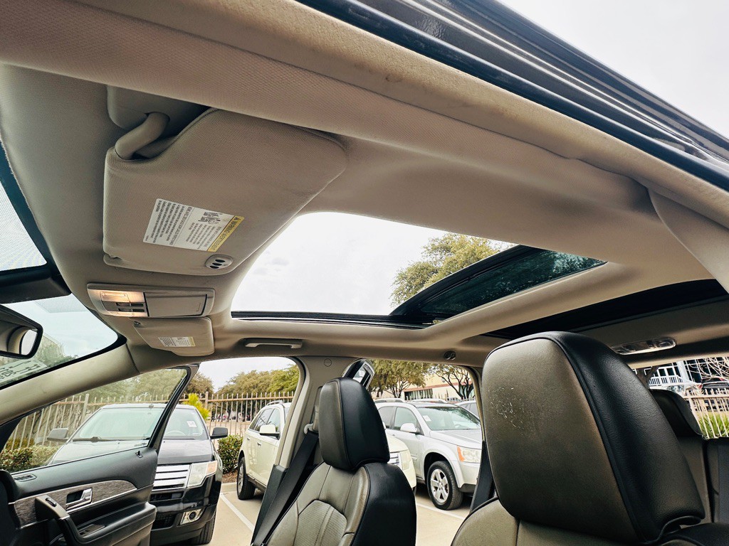 2011 Lincoln MKX Image 16