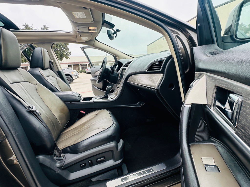 2011 Lincoln MKX Image 25