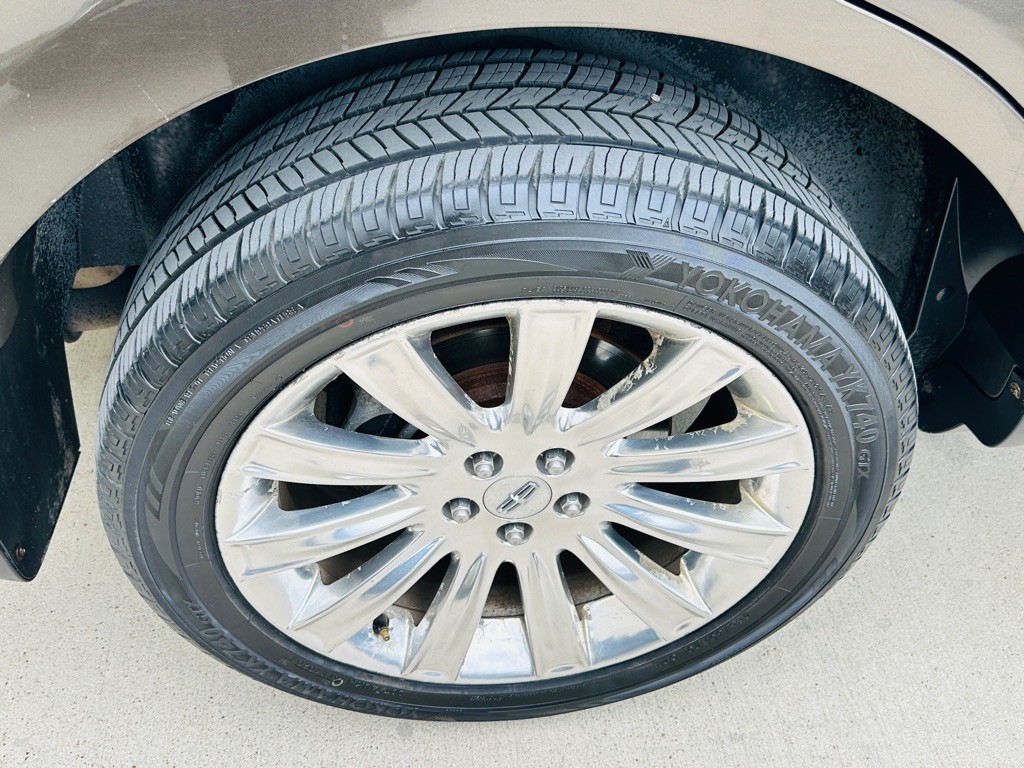 2011 Lincoln MKX Image 32