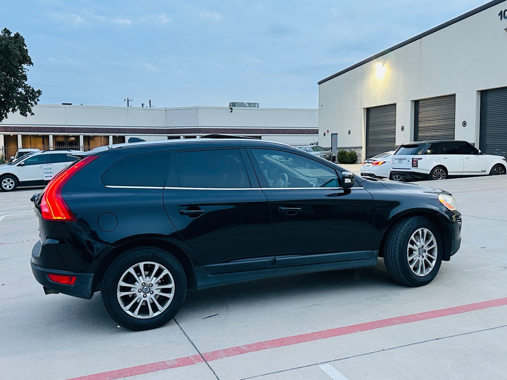 2010 Volvo XC60 Image 8