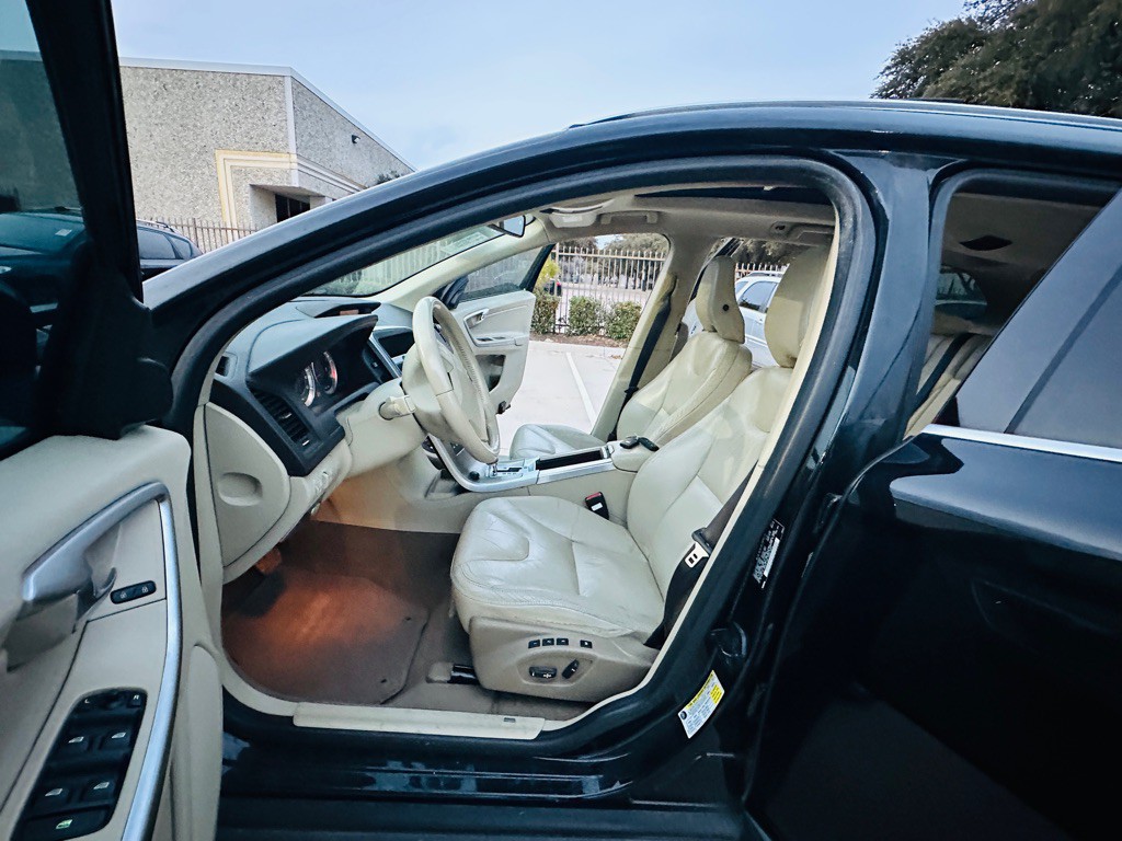 2010 Volvo XC60 Image 9