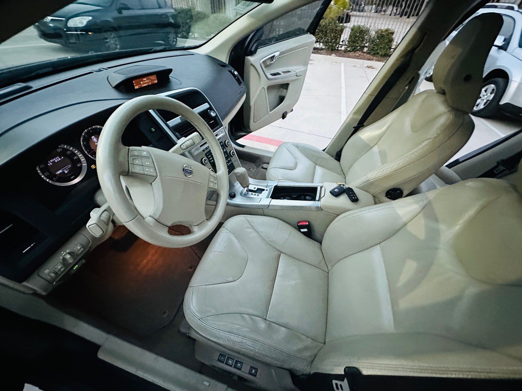 2010 Volvo XC60 Image 12