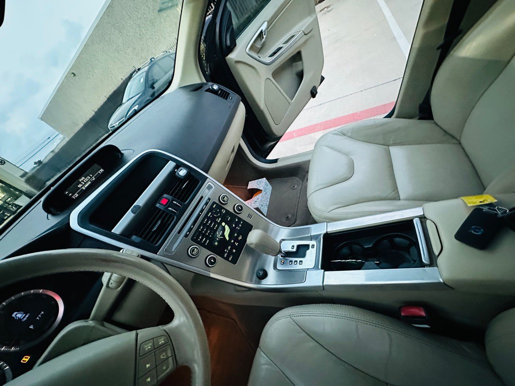 2010 Volvo XC60 Image 13