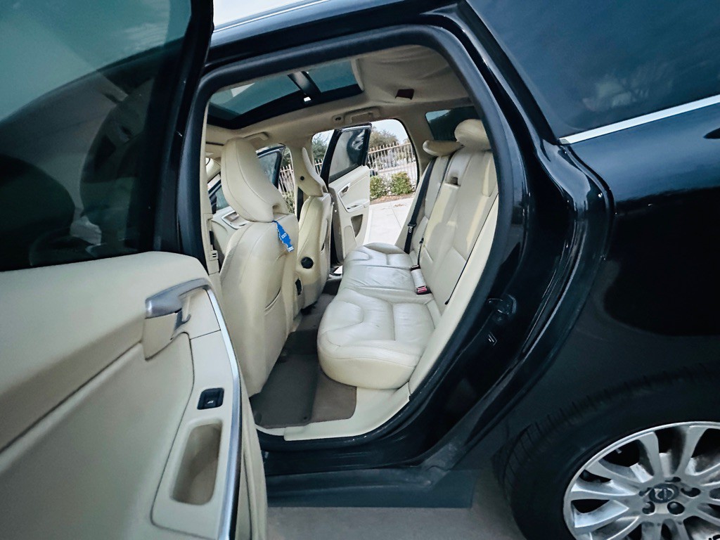 2010 Volvo XC60 Image 15