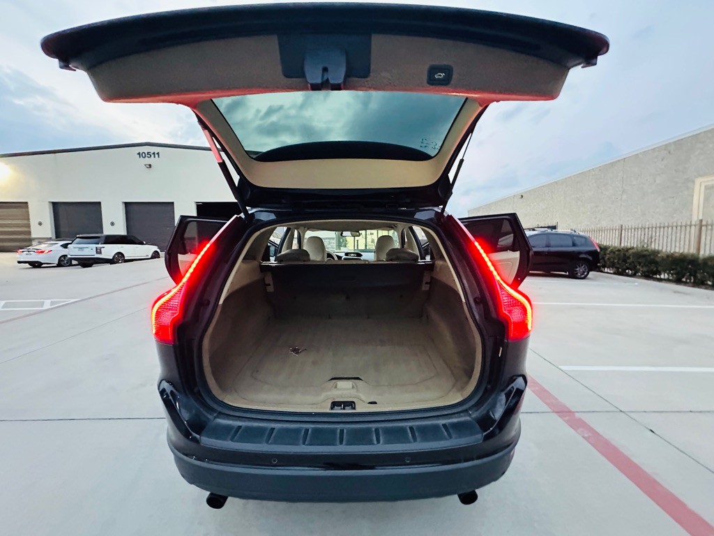 2010 Volvo XC60 Image 17